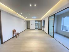 园博园旁,万科精装4房2厅,未住过人,次新房,小高层