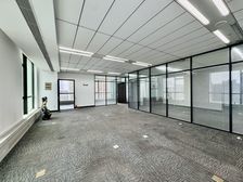 太原街甲级写字间 双地铁口 5加1格局 正对电梯口