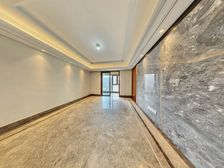 程娟 精选光谷好房 泛悦城 小高层3室2厅129.74平边户