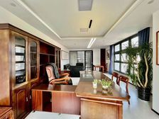 青秀写字楼 地铁口 万丰新新大厦 七百平精装配家具 物业便宜