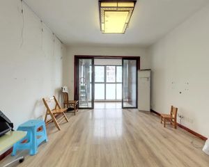 阳光新业中心 2室1厅 东南