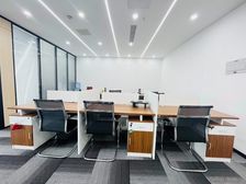 35块 带用具 青秀万达125平精装办公室 3隔间 绿地财富