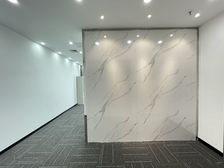 青秀万达小户型办公室 1加1布局 可配家具