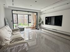 万象江山,南北通透,望花园,很安静,精装三房,业主少住保养新