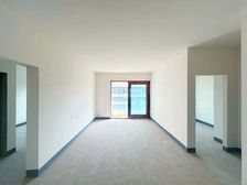 价格美丽可谈,带阁楼,还可以多做两个卧室,随时看房了