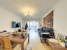 在寂静中品味,在喧闹中生活,此房深情并茂!品质小区