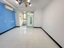 曹路 出行方便 房龄新 高楼层采光充足 临地铁 电梯房