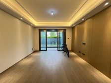 仁恒三期前排东边套3房!一楼带南向大花园,带车位降价急售!