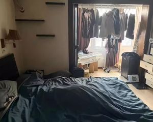 朝阳永安里中街南北通透精装一居 满五