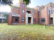 奥莱旁 一线湖景联排别墅 边户大花园 两层地下室 视野开阔