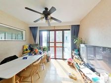 它来了 一楼带地下室带超大花园的洋房 房东急售 满五看房随时