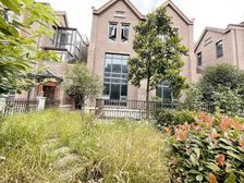 龙泰北郦湖联排别墅 全明地下室 赠送天井 证满多年 随时看