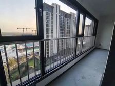 山河玺院B区 带车位 四开间朝南