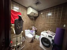 天鹅堡南北通透三居 豪华装修1楼带大院155平仅268万