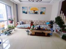 哈兰庄园(别墅) 中间楼层采光好 车位充足 低容积 满五