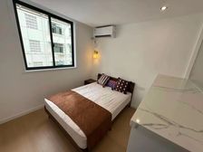 总监 出价就卖 得房率百分之90% 中间楼层 送豪华装修