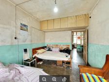 涧西区九都路 中弘中.央广场边上 单价2千多 双气 中间层