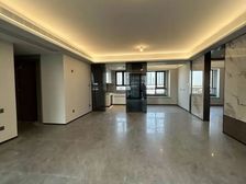 花语前湾(西区) 近医院 次新小区 产权清晰 有电梯 装修好