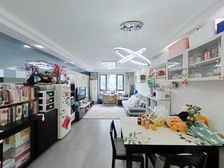 有电梯 精装可拎包入住 大两房 密度低 近地铁 正规商品房