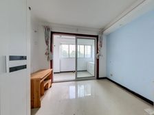 后排大一居室,户型正气,采光好,配套齐全,价格可谈