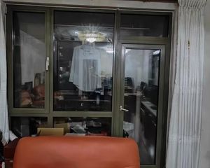 东一时区南西向三居 满五简装低层 136平348万