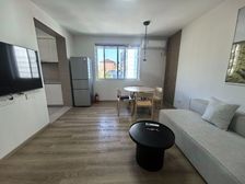 (少有在卖!边套全明!有车位)满五v一!地铁口!