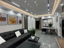 200平平台花园电梯4楼68.8万精装322中央空调拎包入住