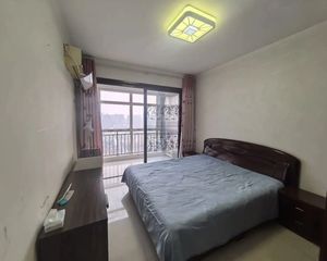 四中出门就是庆丰街小学 万和峰景 电梯两居 老证 57.8万