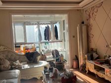 东湖公园旁 未来城A区 南侧洋房 小高层 全天采光 三室