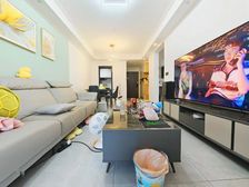 急售 花溪轻轨站附近 精装修带家具家电 拧包入住