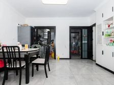 青湖路繁华段!小区中心位置!周边配套全!采光好!带固定车位