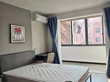 电梯规划中 ,精装修,双D地铁,小区中心位置,房东诚意出售