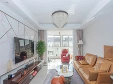 电梯装修100万全送,上下大复式,有大大的阳光房,带产权车位