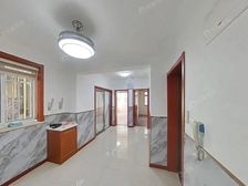 中间楼层,大三房,三轨交汇,一梯两户,房东诚心急卖。