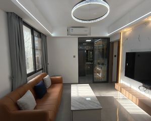 玉兰园5楼三面采光51.66平2房全新装修34.8万各付