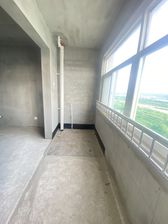 宝鸡虢镇,两室河景毛坯房,出门就是幼儿园和小学