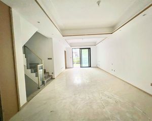 一手精装现房 一楼花园洋房 花园40平 套内360平 2层地