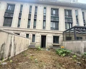 万科朗润园别墅 上下四层半实用面积600 可大谈