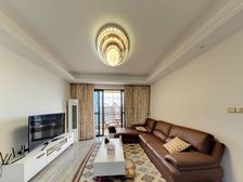 印象花城,户型方正,间隔实用,小区楼间距够宽,小区绿化好