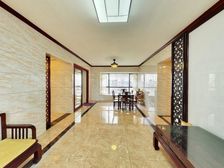 火车站旁西南大道边南北通透大四房,户型楼层采光好。