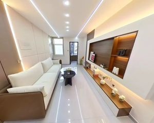 裕华路上,北国附近,南北两室,精装修,带家具家电,拎包入住