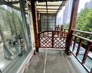 捡漏儿豪宅电梯洋房 大跃层【钻石嘉园7室3卫带2个露台