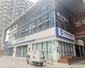 金牛区双小区门口(建设银行)万人小区年租25万