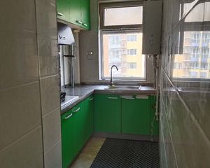 八中联盟西 电梯房 房主诚心出售 中间楼层 宜运家园