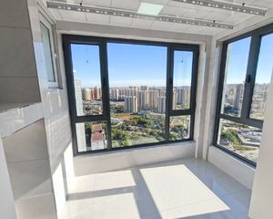 八中联盟西路,电梯房豪华装修拎包入住,采光好