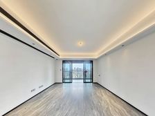 楼下同济地铁口 全新精装四房 户型格局靓 中间楼层