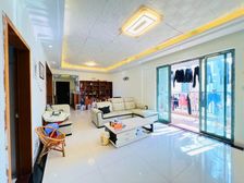 景湖名郡 中间楼层 大三房可改四房 诚意出售