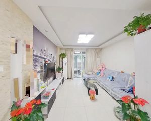自营房源 南三环2011年洋房社区南北通透三居 一层有园