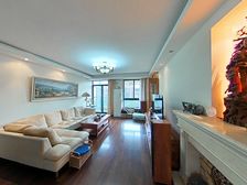 一梯一户 清爽大四房车位 百万装修 全屋地暖