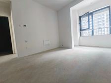 红桥!红桥!急卖两室。临近地铁站。小区配套齐。新小区环境好